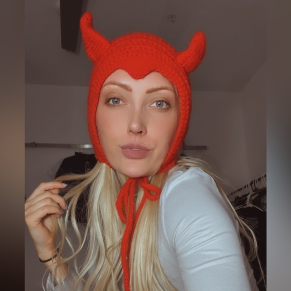 Crochet Devil bonnet handmade - Picture 1 of 1